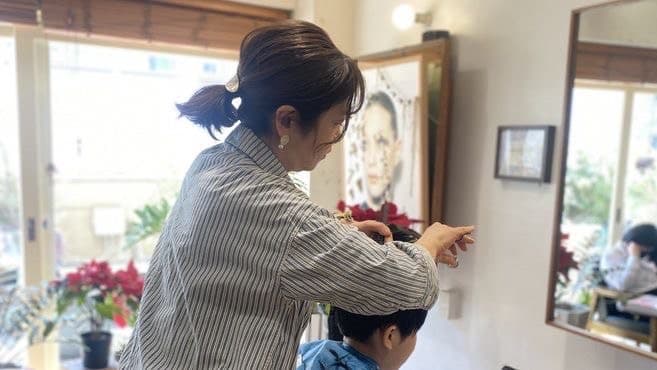 笑顔で働くスタッフ